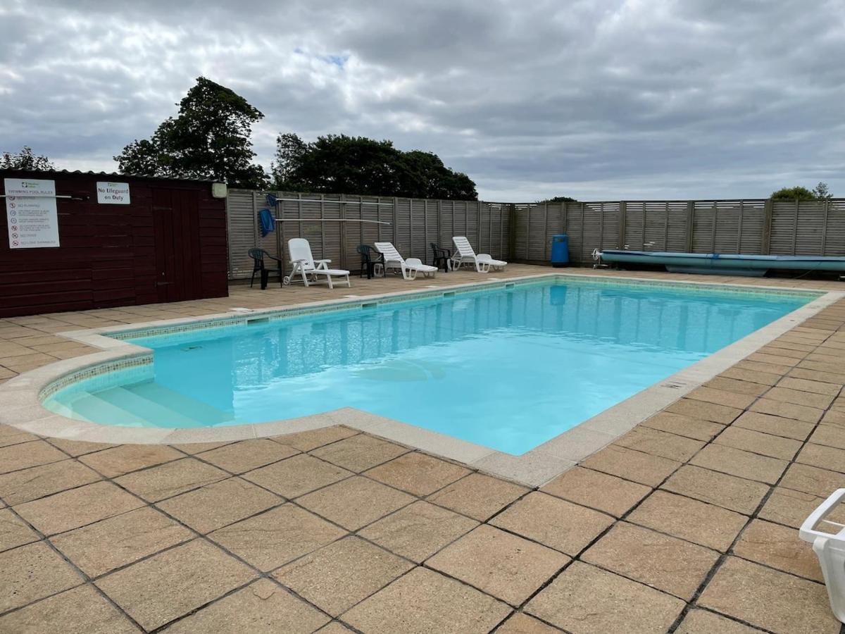 Luxury Caravan Cornwall Sleeps 4 Countryside View سانت أوستيل المظهر الخارجي الصورة