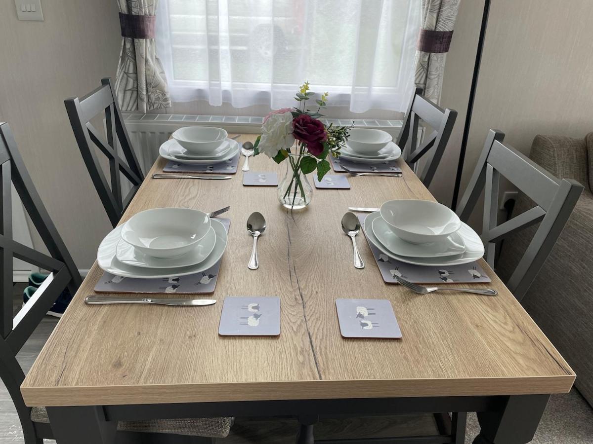 Luxury Caravan Cornwall Sleeps 4 Countryside View سانت أوستيل المظهر الخارجي الصورة