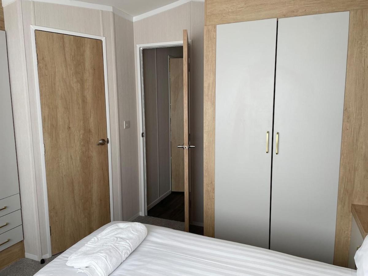 Luxury Caravan Cornwall Sleeps 4 Countryside View سانت أوستيل المظهر الخارجي الصورة