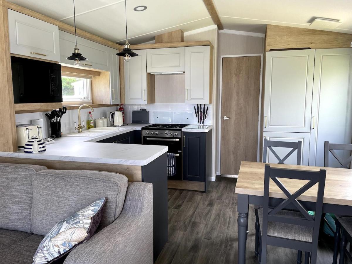 Luxury Caravan Cornwall Sleeps 4 Countryside View سانت أوستيل المظهر الخارجي الصورة